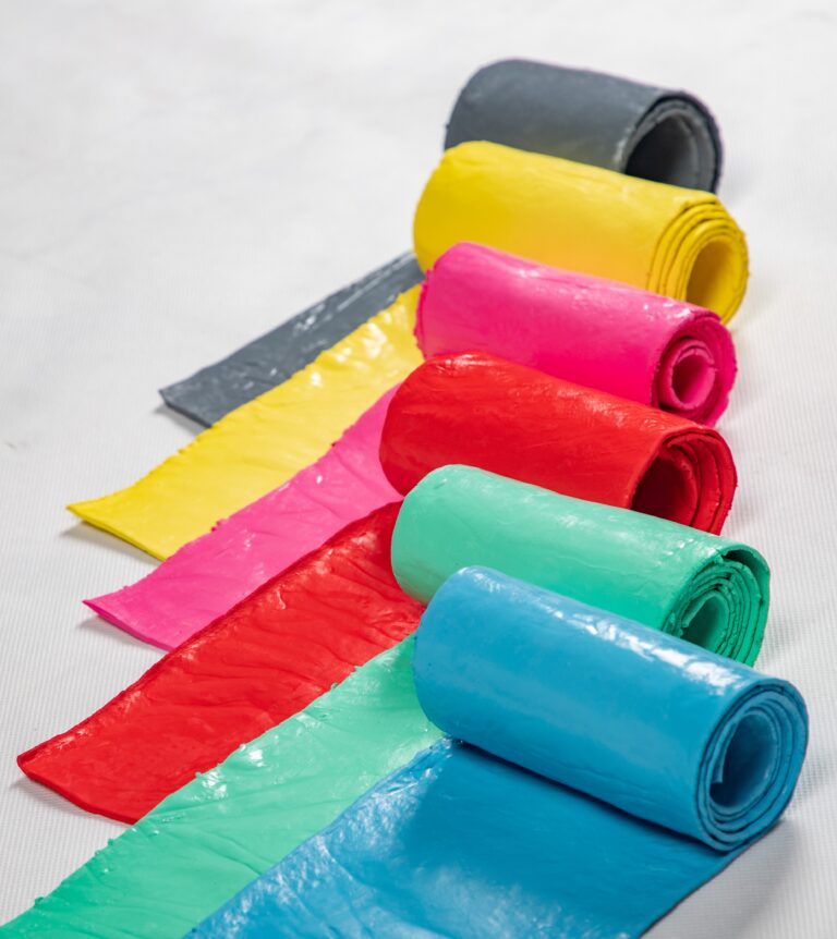 Colored rubber compound sheets | 多种颜色的橡胶混炼胶片