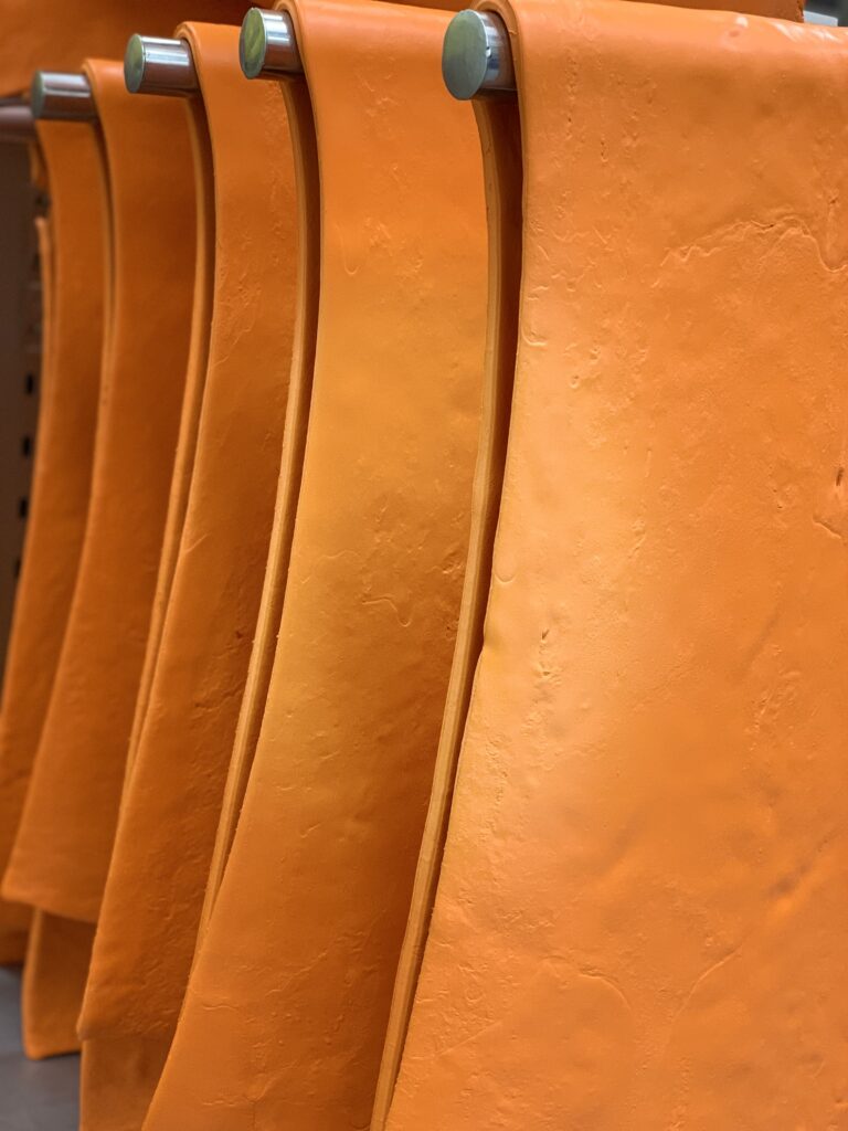 Rubber compound sheets produced in the clean room | 洁净室生产的橡胶混炼胶片